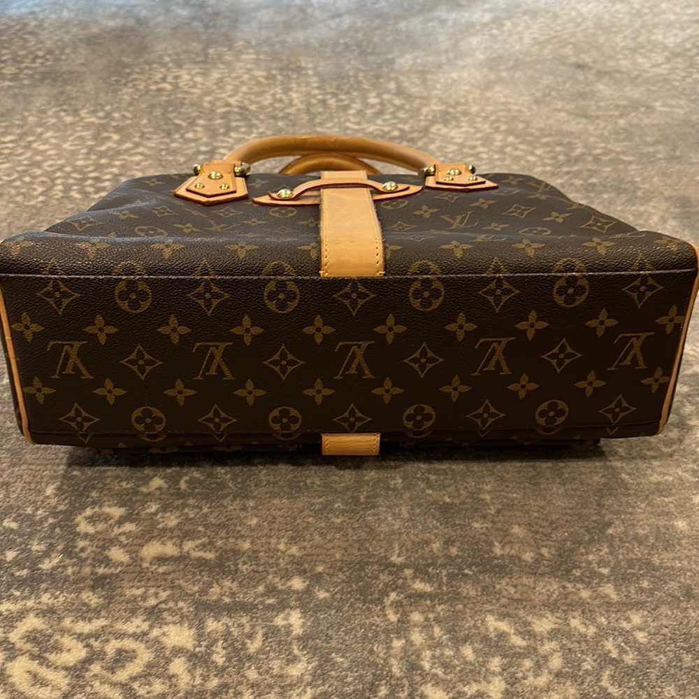 LOUIS VUITTON MANHATTAN GM WORN ONCE WITH ORIGINAL DUST BAG - Picture 6 of 16